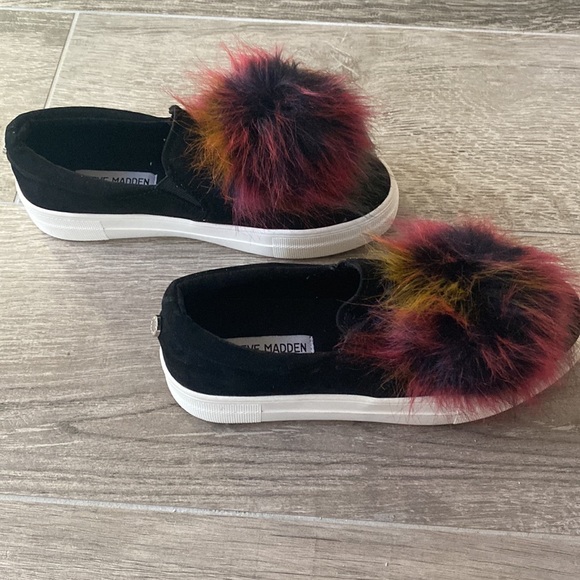 Steve Madden puffball sneakers - Picture 5 of 5